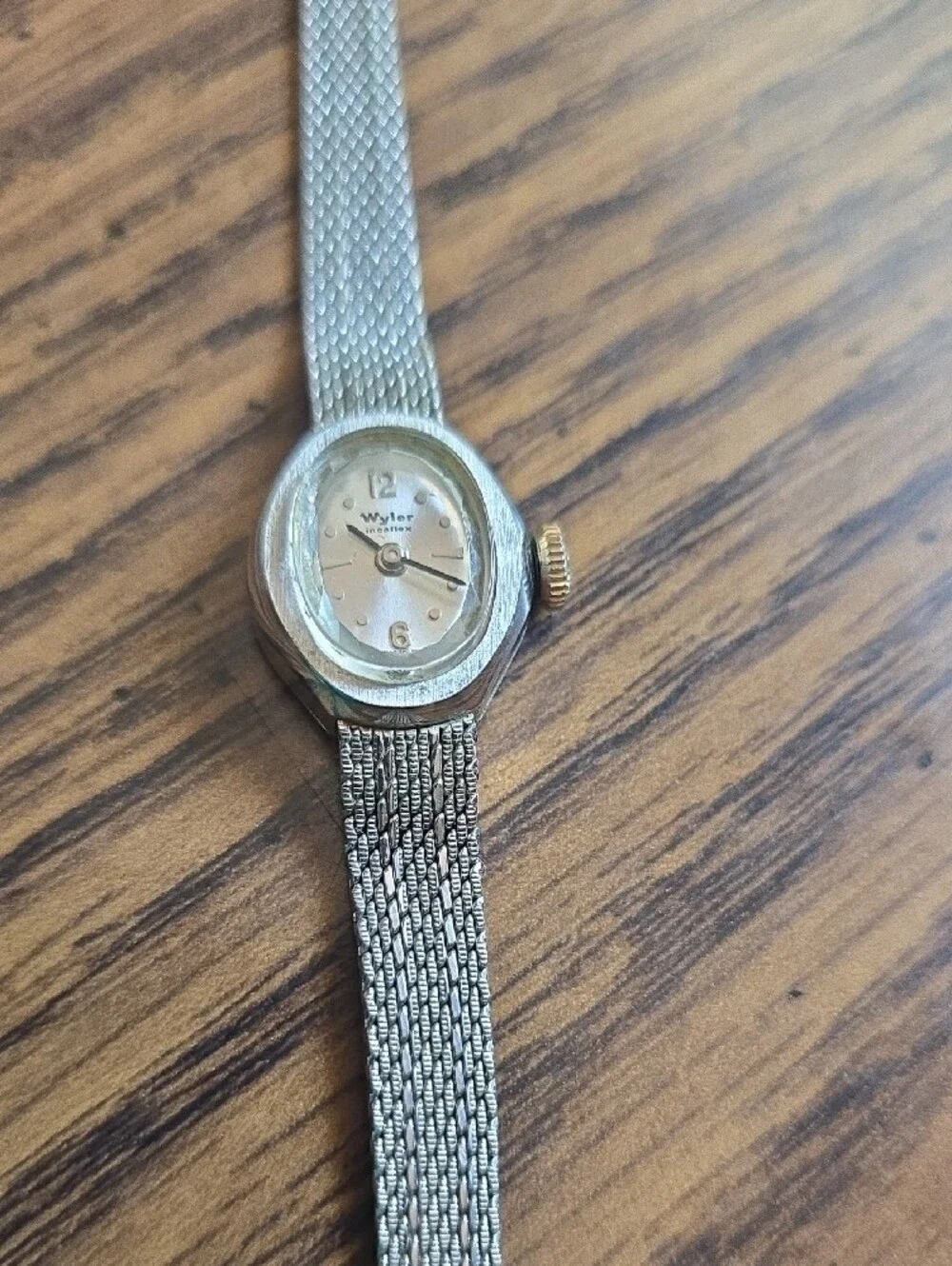Women's Wyler silver tone inca flex , swiss Kesten made watch